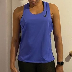 Nike Aeroswift tank